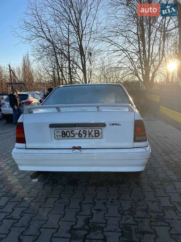 Седан Opel Kadett 1990 в Жмеринці