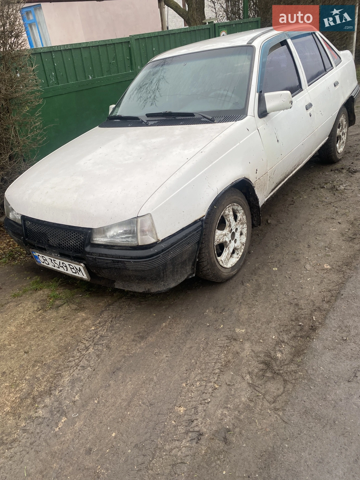 Opel Kadett 1987 VIN W0L000039H5168312 фото оголошення 2 з 5