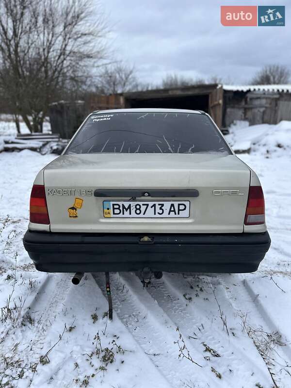 Седан Opel Kadett 1988 в Путивлі фото 2 Седан Opel Kadett 1988 в Путивлі