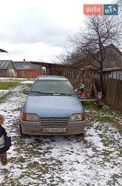 Универсал Opel Kadett 1985 в Сарнах