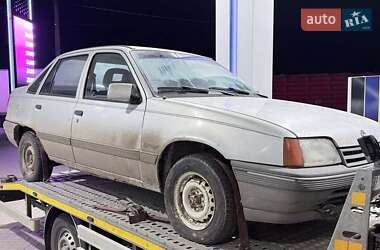 Седан Opel Kadett 1987 в Кропивницком