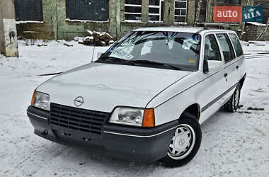 Універсал Opel Kadett 1988 в Києві