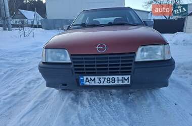 Хэтчбек Opel Kadett 1985 в Житомире