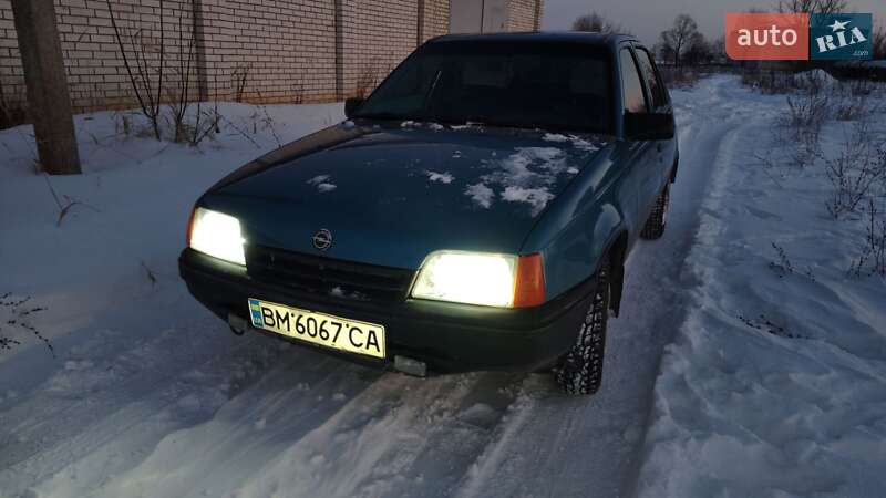 Хэтчбек Opel Kadett 1985 в Шостке