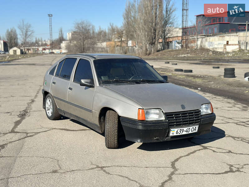 Хэтчбек Opel Kadett 1988 в Николаеве