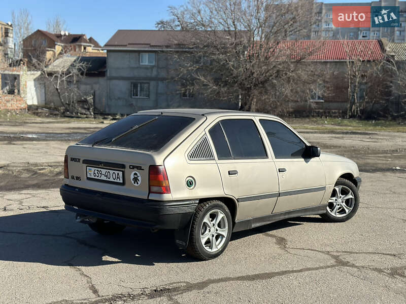 Хэтчбек Opel Kadett 1988 в Николаеве