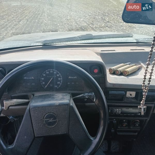 Универсал Opel Kadett 1986 в Новониколаевке