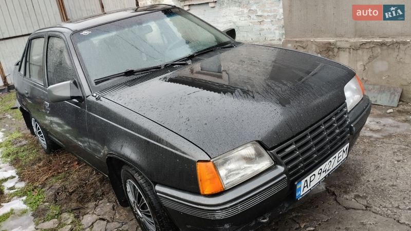 Седан Opel Kadett 1987 в Запорожье