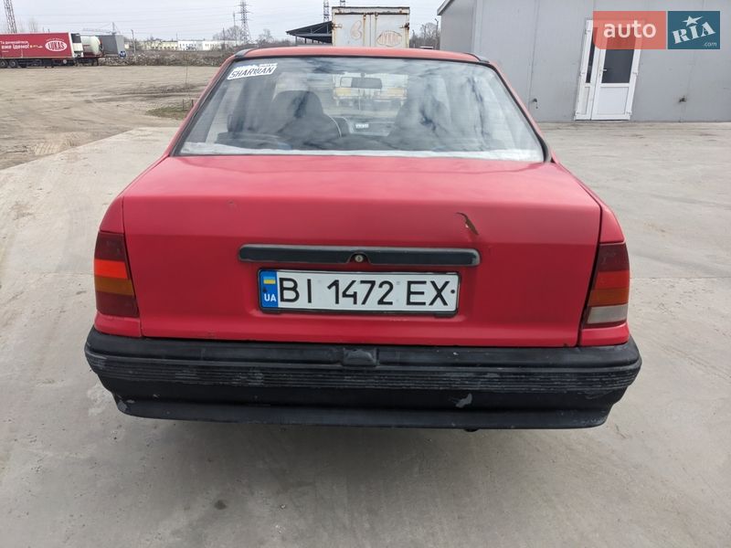 Седан Opel Kadett 1988 в Кременчуці