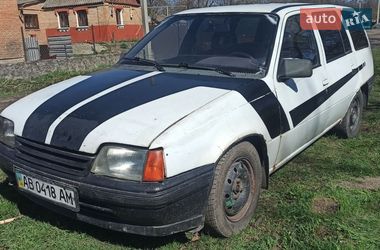 Универсал Opel Kadett 1991 в Казатине