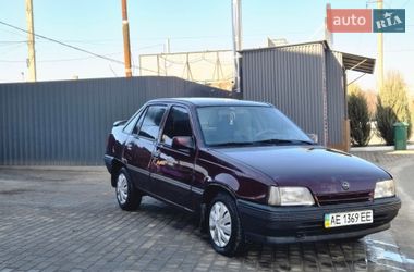 Седан Opel Kadett 1990 в Днепре