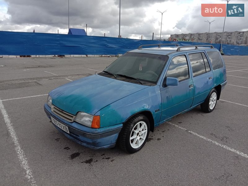 Універсал Opel Kadett 1985 в Харкові