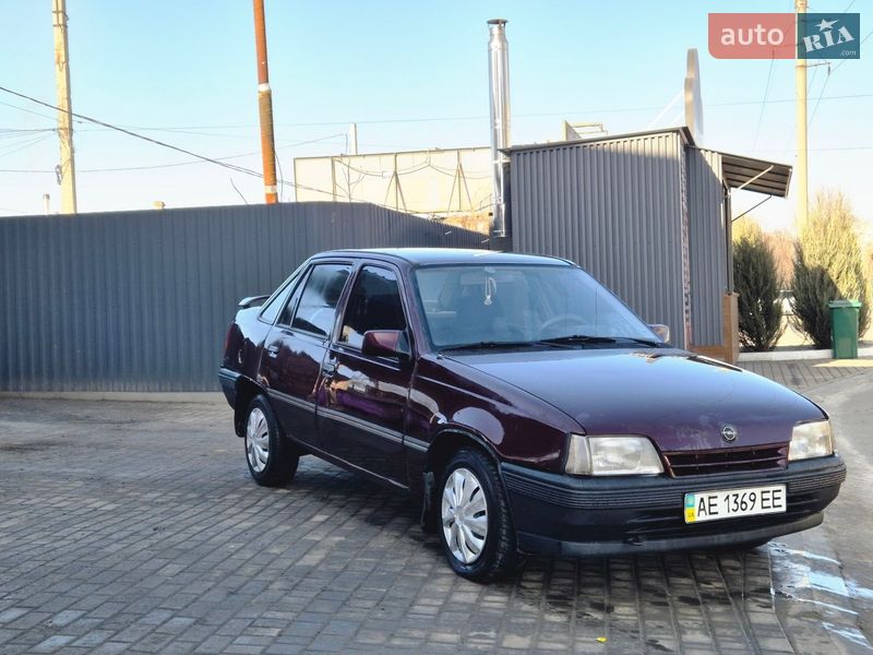 Седан Opel Kadett 1990 в Днепре фото 2 Седан Opel Kadett 1990 в Днепре