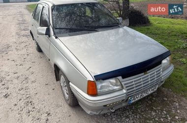 Седан Opel Kadett 1987 в Кременчуге