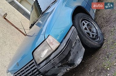 Хетчбек Opel Kadett 1986 в Миргороді