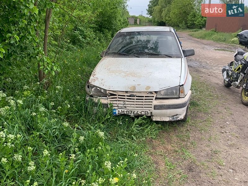 Хэтчбек Opel Kadett 1987 в Коростышеве