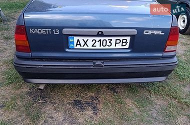 Седан Opel Kadett 1987 в Харкові
