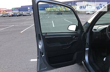 Хетчбек Opel Meriva 2004 в 