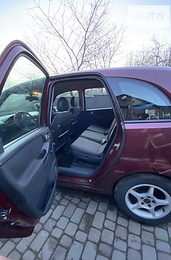 Хэтчбек Opel Meriva 2003 в Луцке