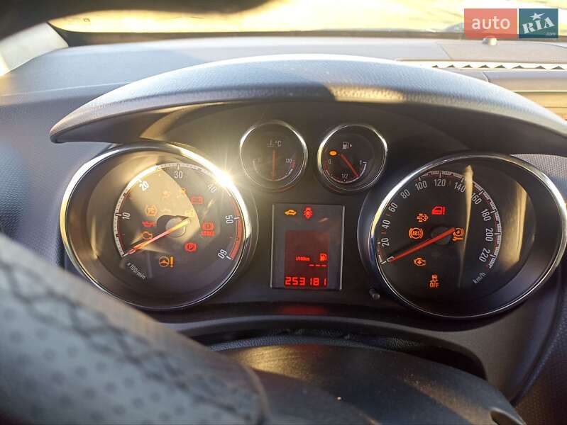 Мікровен Opel Meriva 2012 в Миколаєві