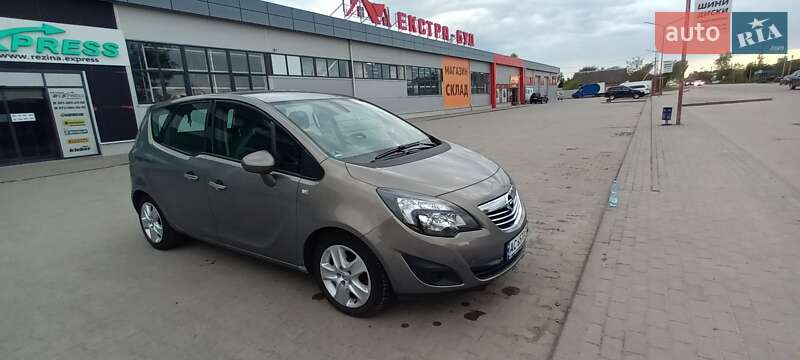 Микровэн Opel Meriva 2011 в Нововолынске