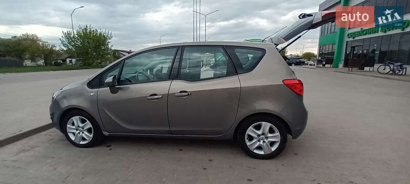 Микровэн Opel Meriva 2011 в Нововолынске