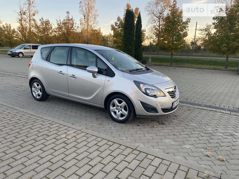 Микровэн Opel Meriva 2011 в Львове