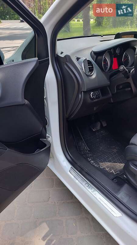 Микровэн Opel Meriva 2012 в Львове