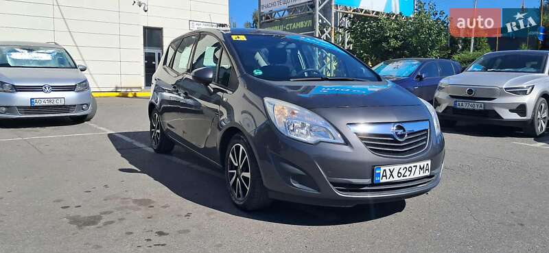 Мікровен Opel Meriva 2010 в Остриці