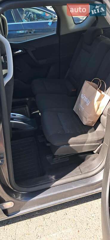 Мікровен Opel Meriva 2010 в Остриці