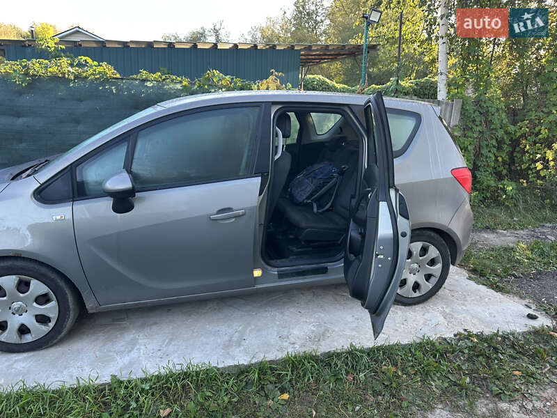 Микровэн Opel Meriva 2011 в Чернигове