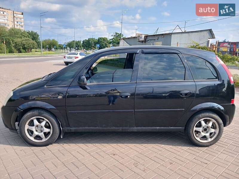 Микровэн Opel Meriva 2005 в  фото Микровэн Opel Meriva 2005 в