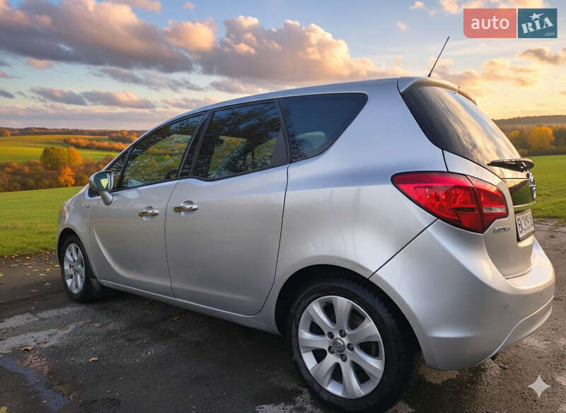 Микровэн Opel Meriva 2011 в Ровно