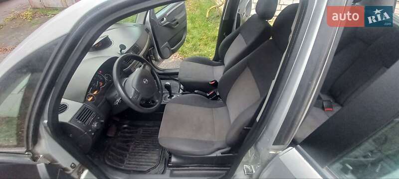 Микровэн Opel Meriva 2004 в Киеве