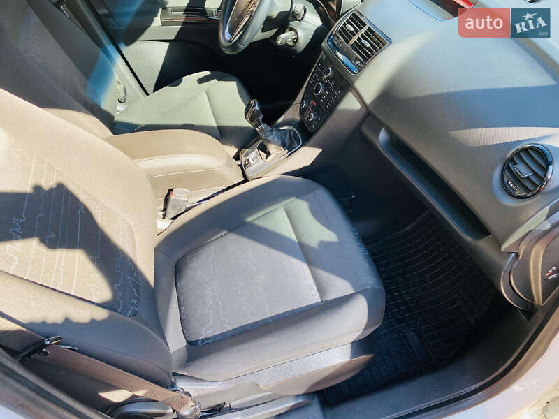 Микровэн Opel Meriva 2013 в Харькове