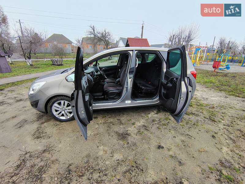 Микровэн Opel Meriva 2011 в Харькове