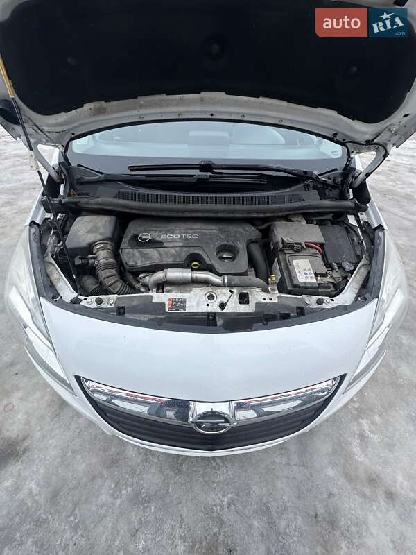 Микровэн Opel Meriva 2014 в Белогородке