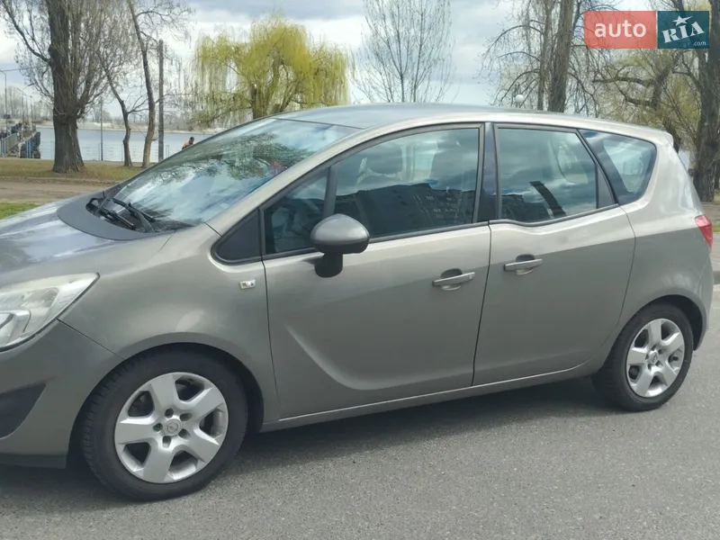 Opel Meriva 2011