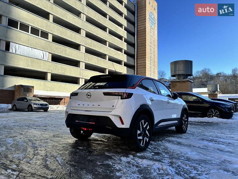 Внедорожник / Кроссовер Opel Mokka-e 2023 в Киеве