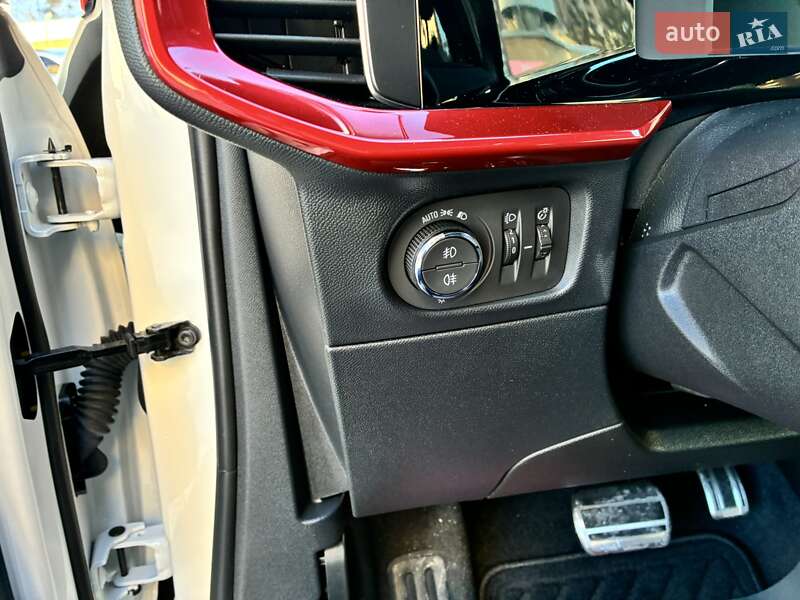 Внедорожник / Кроссовер Opel Mokka-e 2023 в Киеве