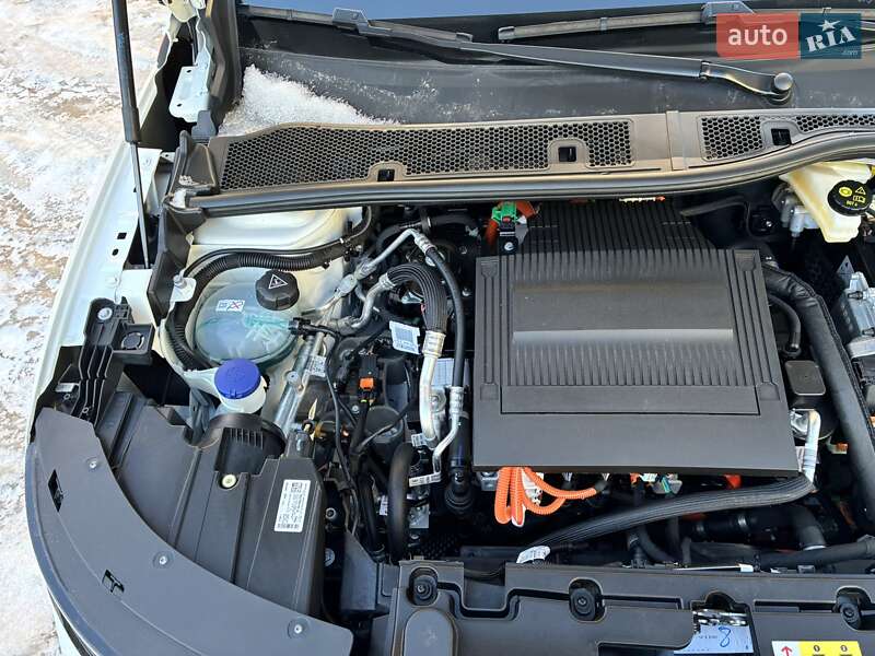 Внедорожник / Кроссовер Opel Mokka-e 2023 в Киеве