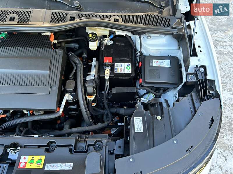 Внедорожник / Кроссовер Opel Mokka-e 2023 в Киеве