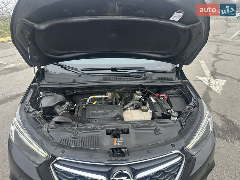 Внедорожник / Кроссовер Opel Mokka 2017 в Ужгороде