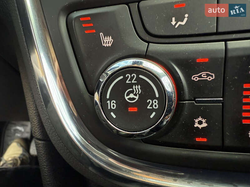 Позашляховик / Кросовер Opel Mokka 2012 в Києві