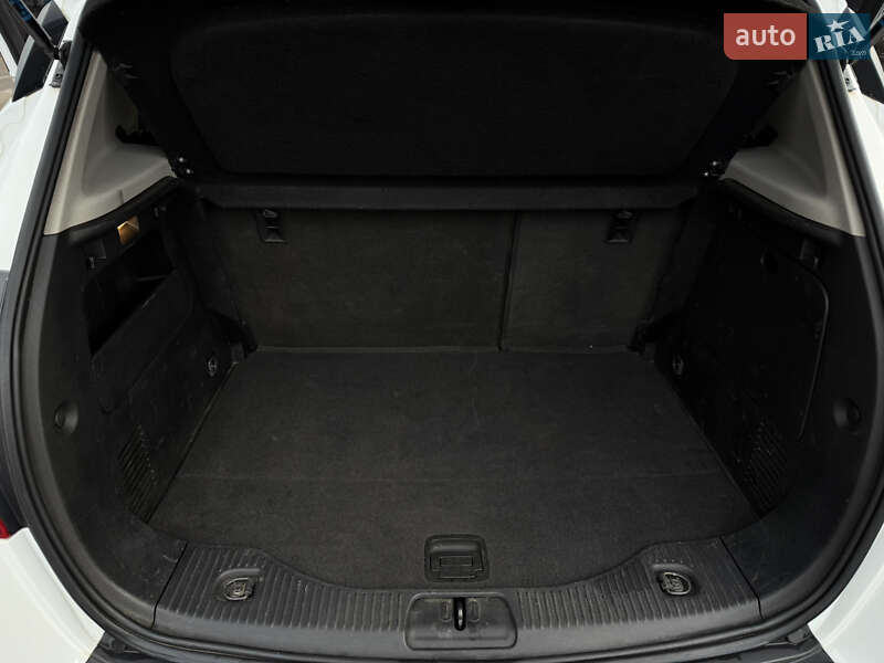Позашляховик / Кросовер Opel Mokka 2012 в Києві