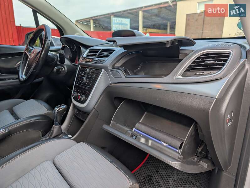 Внедорожник / Кроссовер Opel Mokka 2015 в Владимире