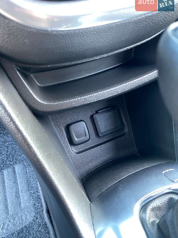 Позашляховик / Кросовер Opel Mokka 2015 в Коломиї