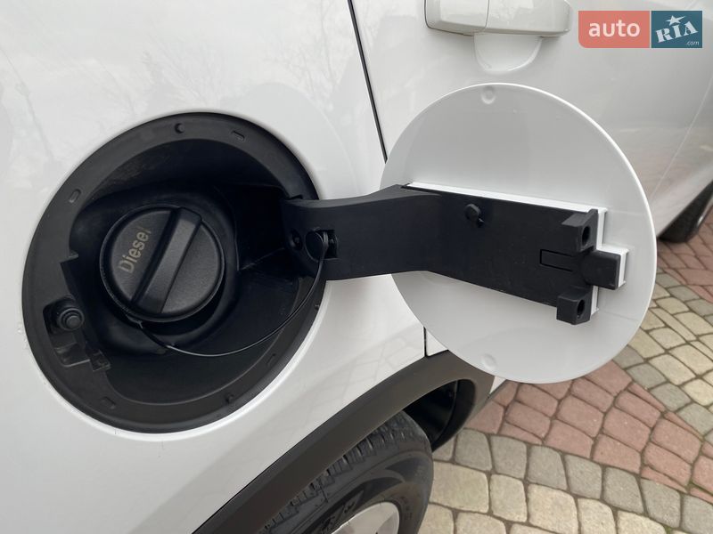 Позашляховик / Кросовер Opel Mokka 2015 в Коломиї