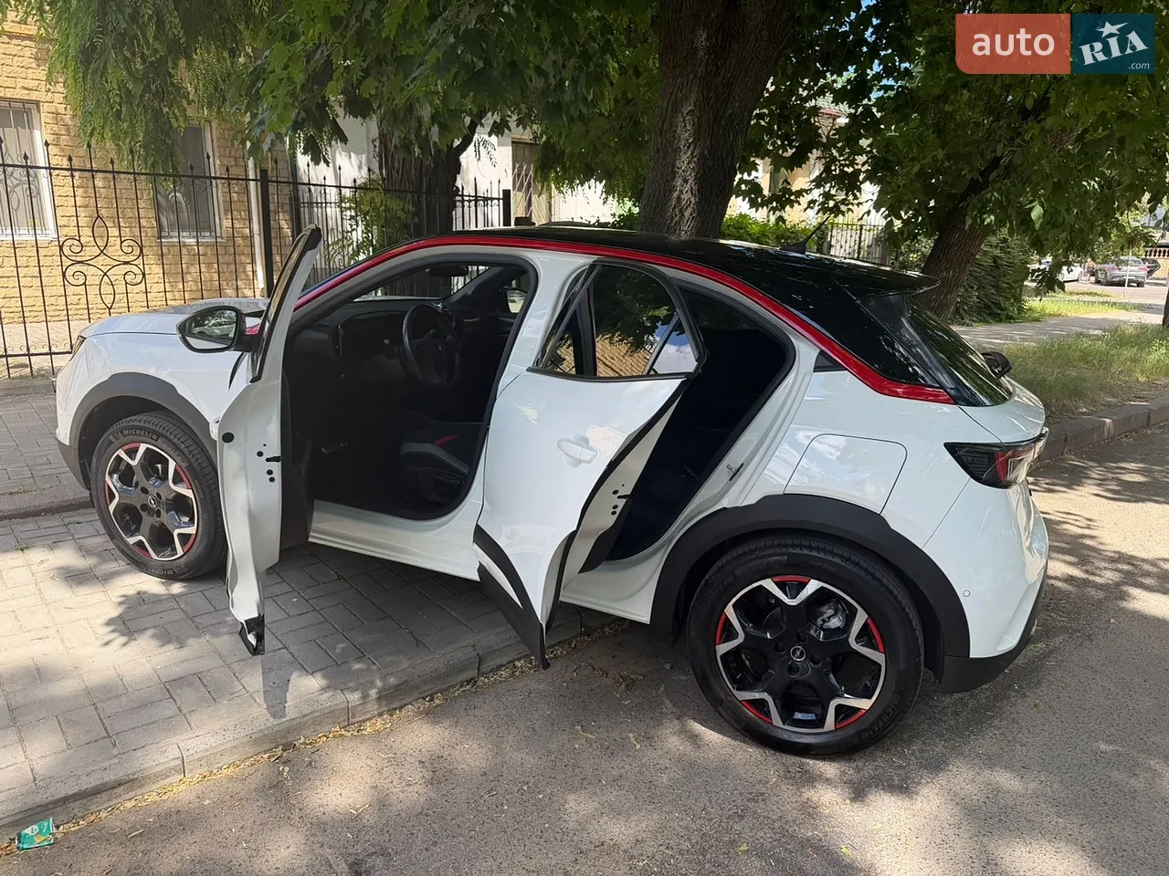 AUTO.RIA – Продам Опель Мокка 2023 бензин 1.2 внедорожник