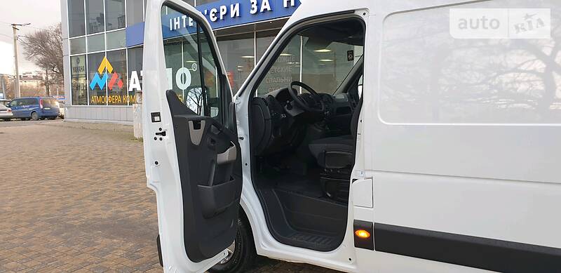 Вантажопасажирський фургон Opel Movano 2016 в Одесі